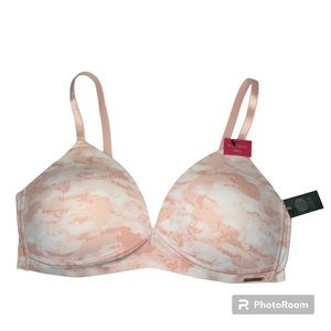 Vince Camuto | NWT Pink and White Camo Wire Free Bra | Size 34C